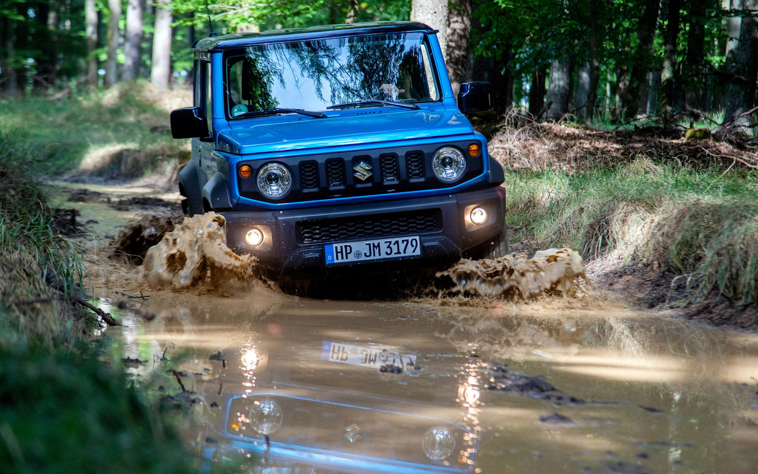 Comparison Suzuki Jimny Vs Jeep Cherokee Overland Suv